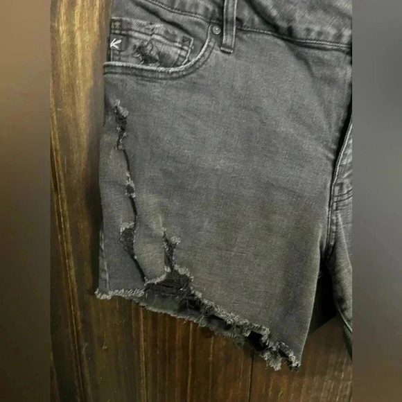 Kancan (Exclusively for Maurices) Black Rough Hem Distressed Shorts. Size:16 - Picture 6 of 12
